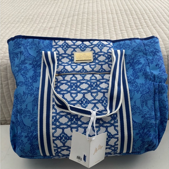 Lilly Pulitzer Handbags - Lilly Pulitzer cooler bag